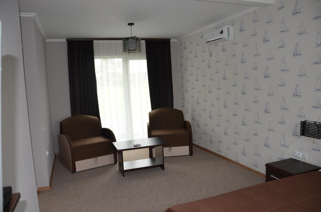 Hotel Yacht Club Mayak Dnistrivka Quarto foto