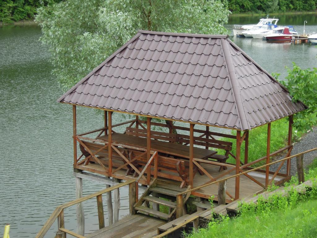 Hotel Yacht Club Mayak Dnistrivka Quarto foto
